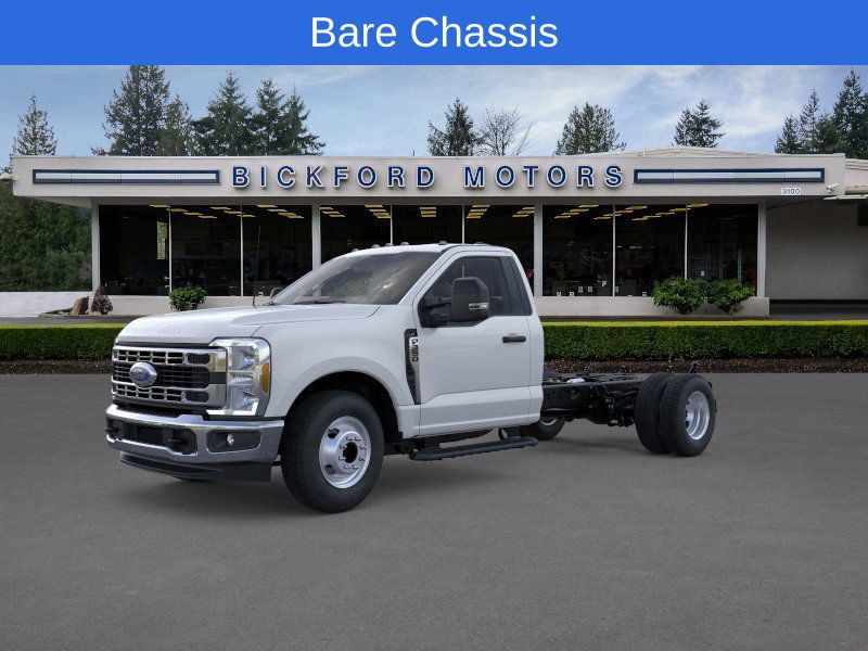 2025 Ford F-350 Super Duty Chassis Cab XL's photo