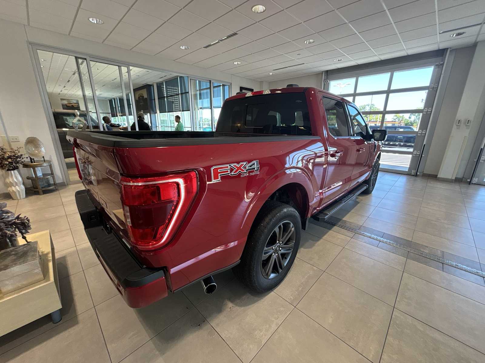 2022 Ford F-150 XLT photo 3