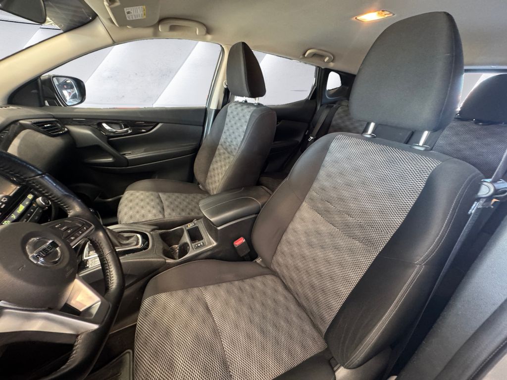 2022 Nissan Rogue Sport SV photo 6