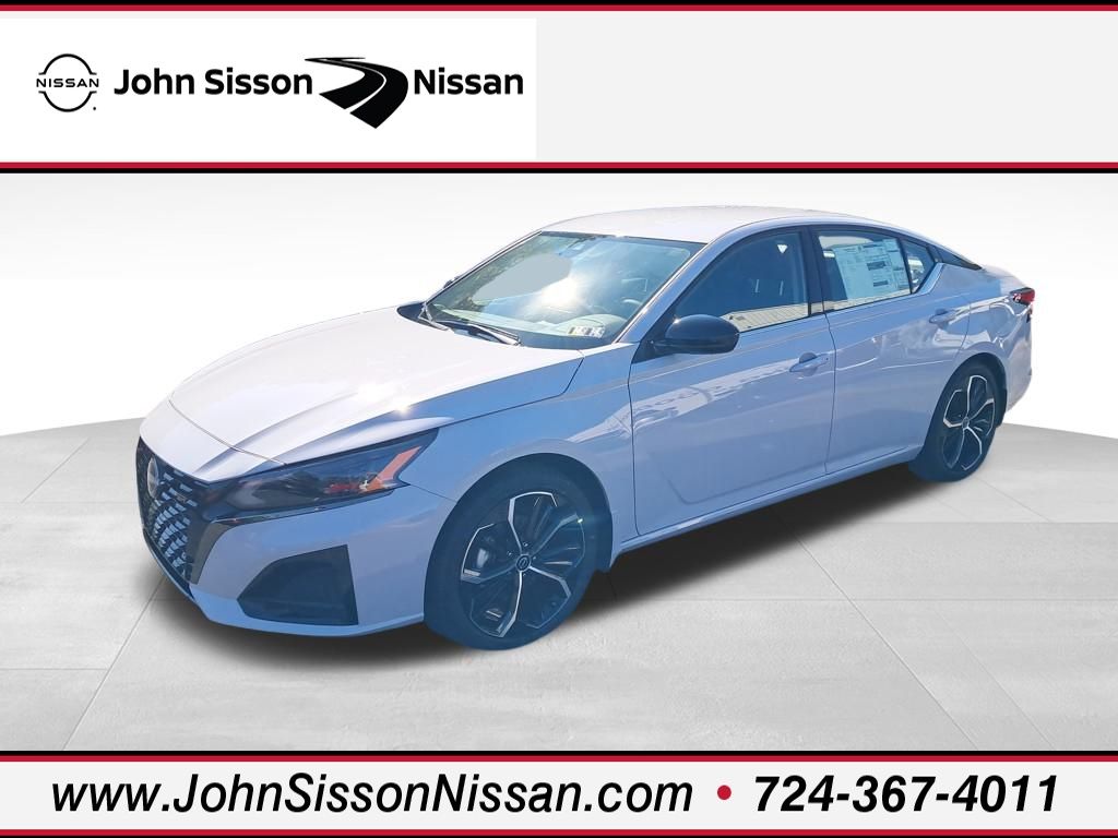 2025 Nissan Altima SR's photo