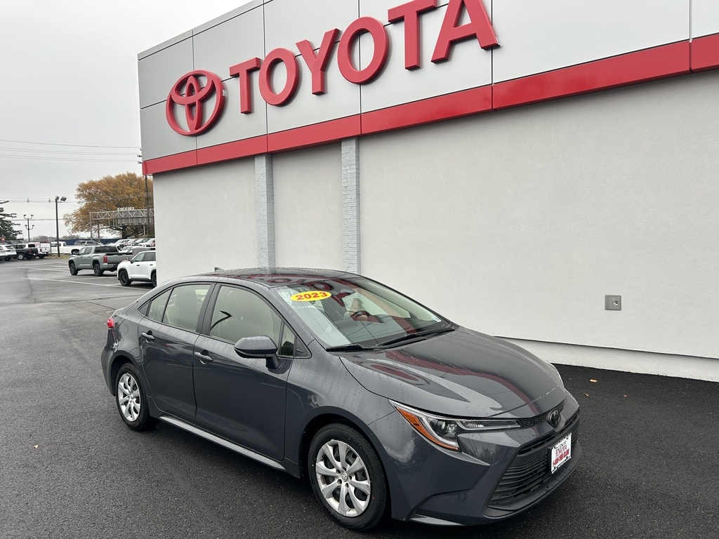 2023 Toyota Corolla LE's photo