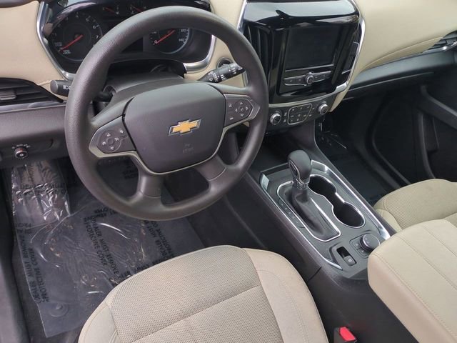 2023 Chevrolet Traverse LS photo 3