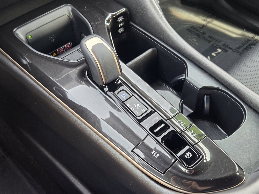 2025 Toyota Crown photo 17