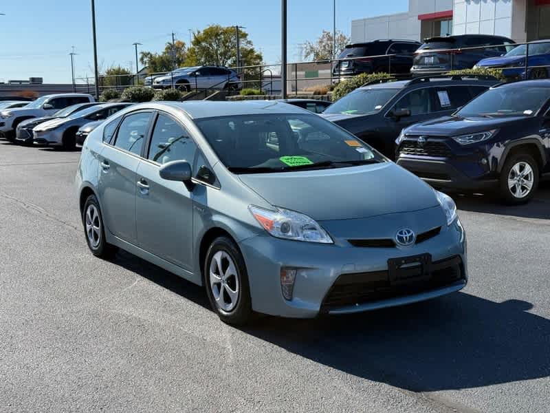 2014 Toyota Prius Two's photo