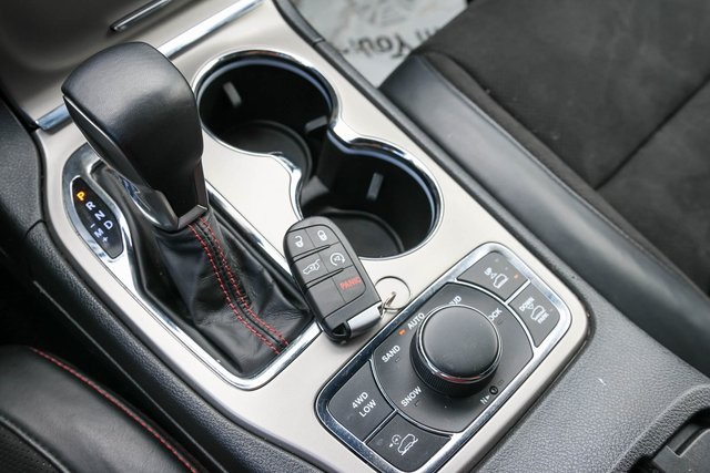 Used 2021 Silver Jeep Trailhawk image 24