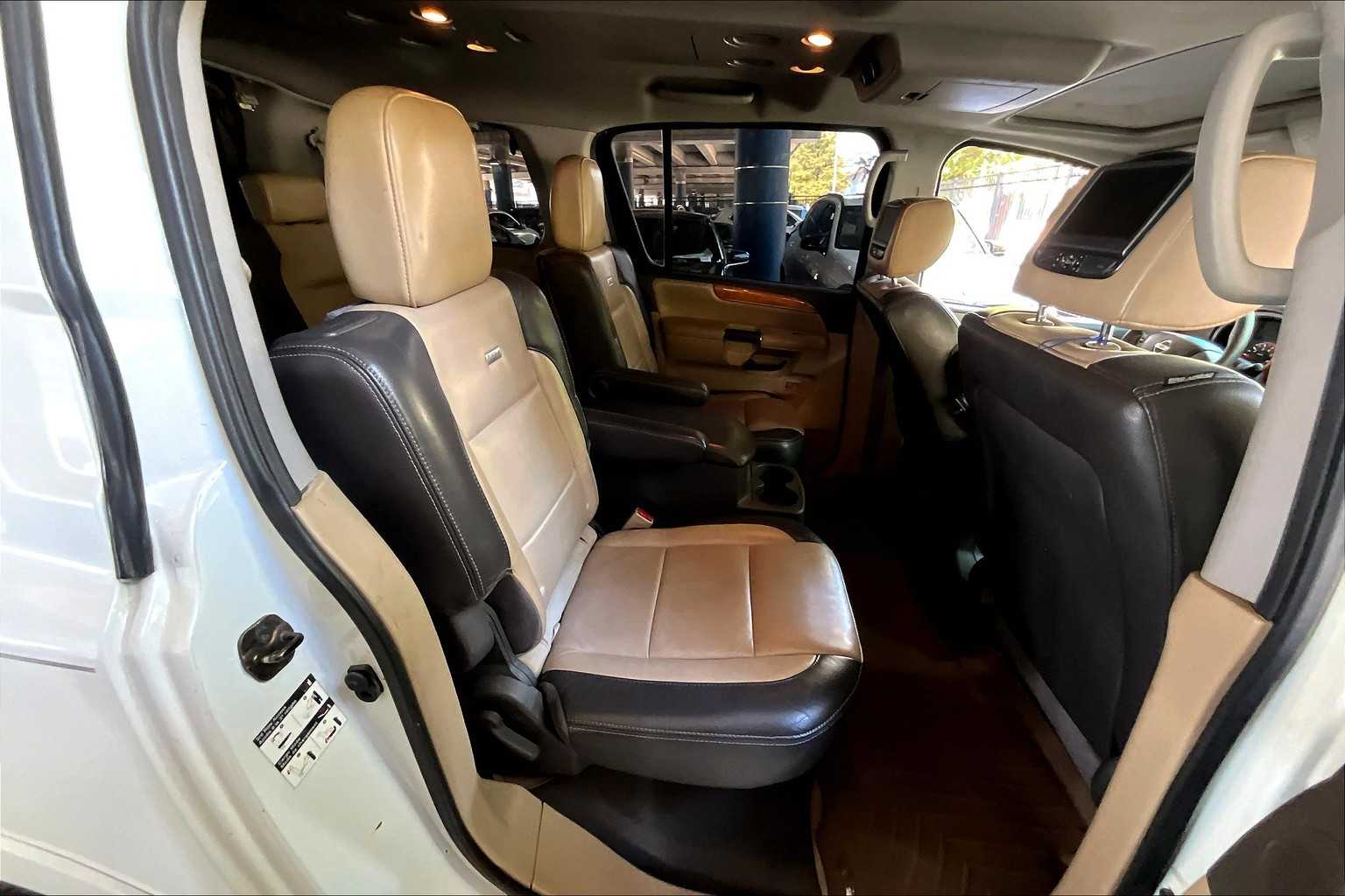 2014 Nissan Armada Platinum photo 19