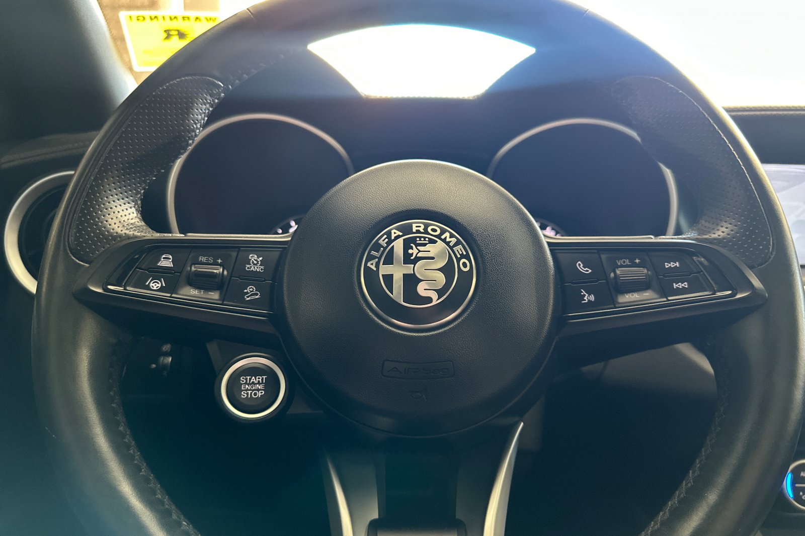 2022 Alfa Romeo Stelvio Ti photo 23