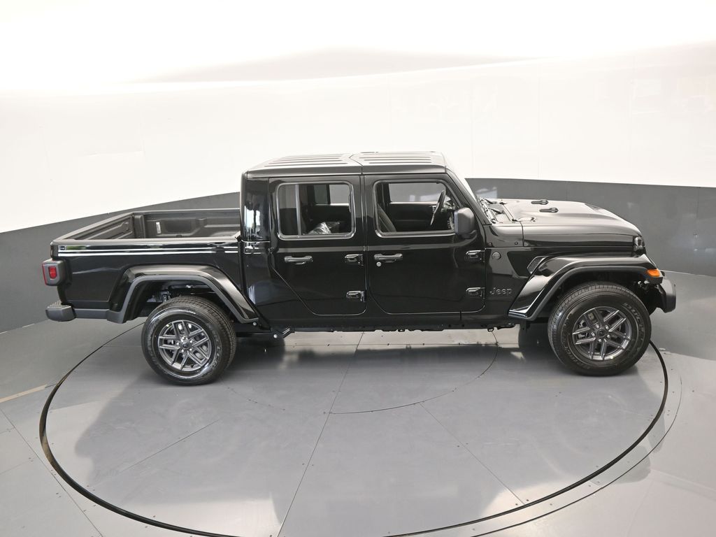 2025 Jeep Gladiator Sport S photo 43