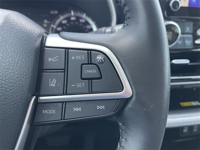 2023 Toyota Highlander Limited photo 11