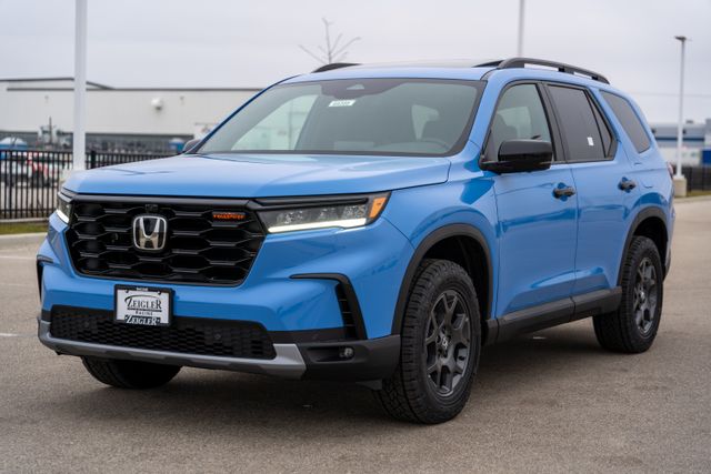 2025 Honda Pilot TrailSport photo 3