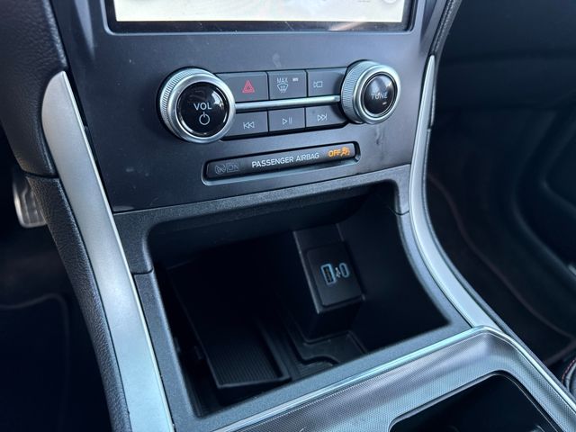 2024 Ford Edge ST photo 11