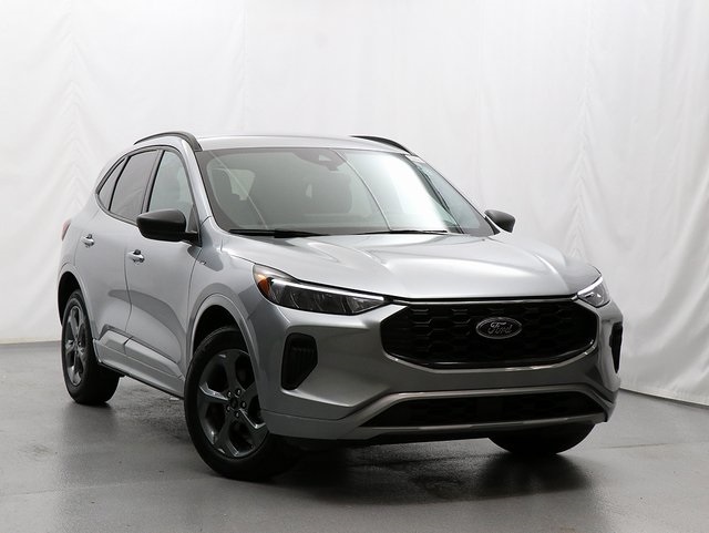 Used 2023 Iconic Silver Metallic Ford ST-Line image 1