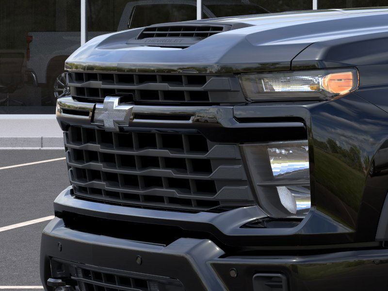 2026 Chevrolet Silverado 2500HD Custom photo 13
