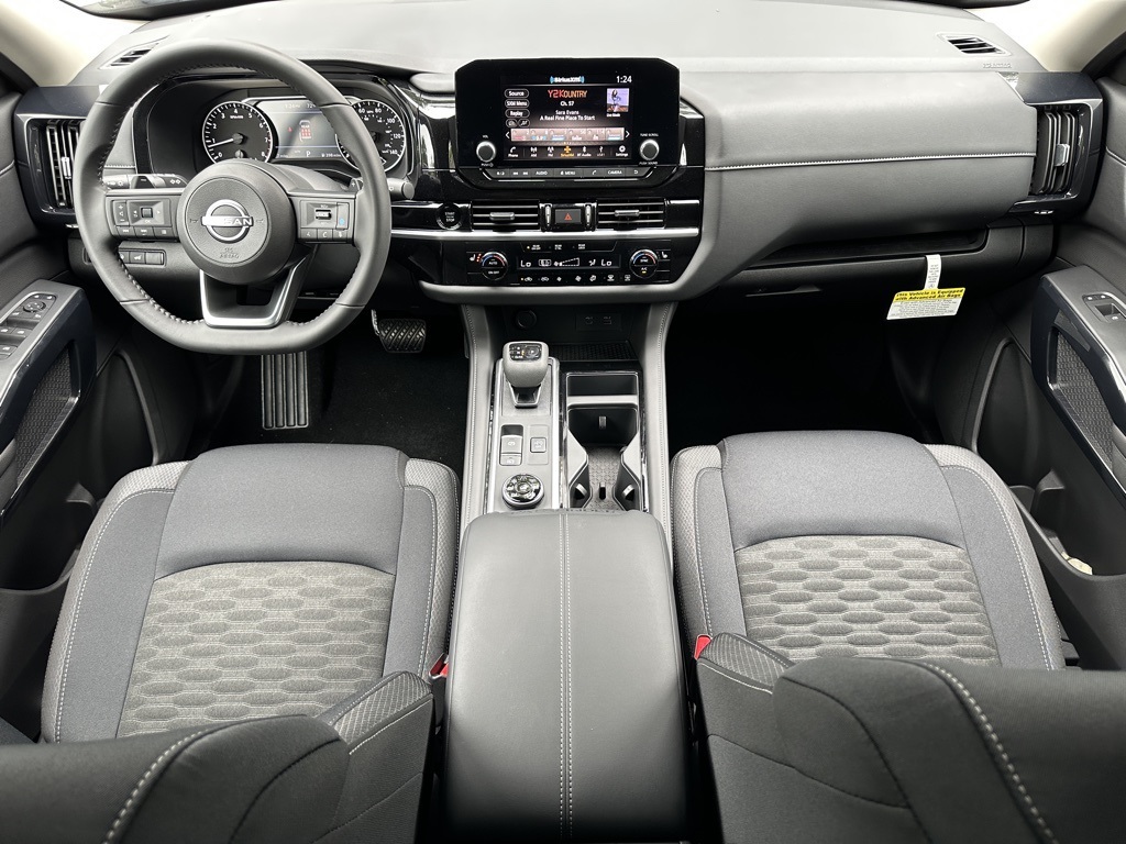 2025 Nissan Pathfinder SV photo 20