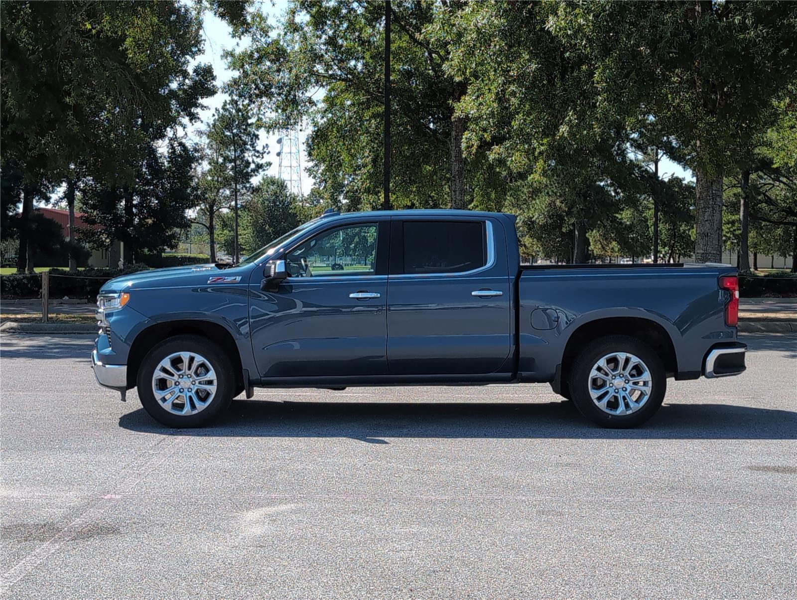 2024 Chevrolet Silverado 1500 LTZ photo 2