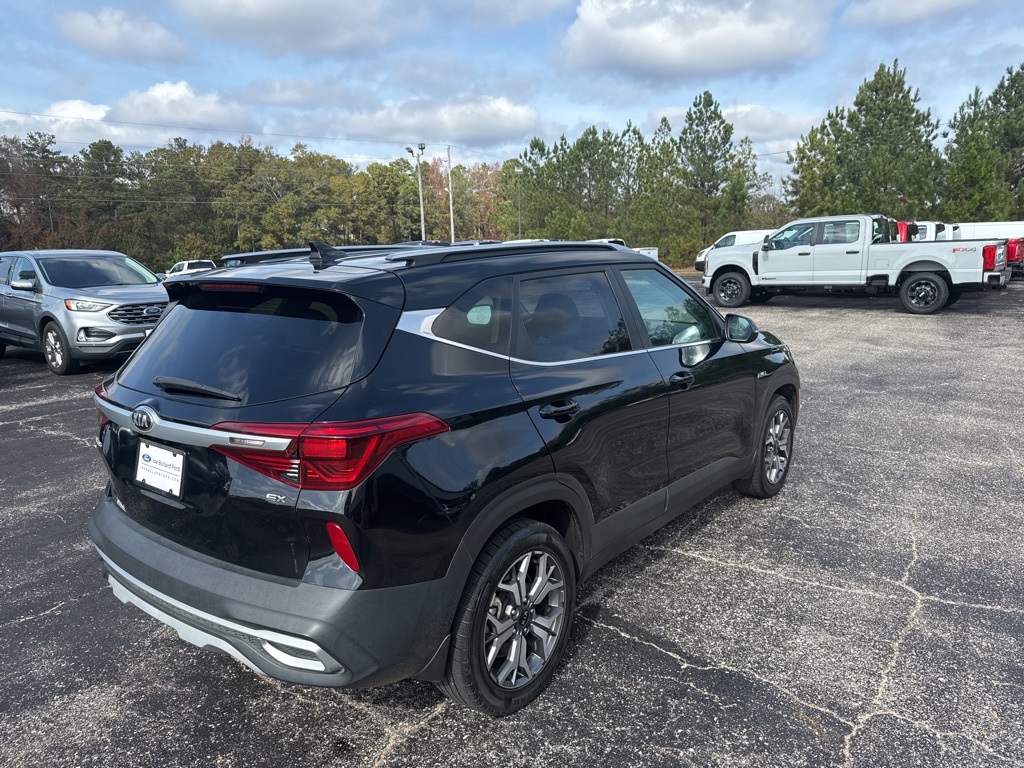 2021 Kia Seltos EX photo 2