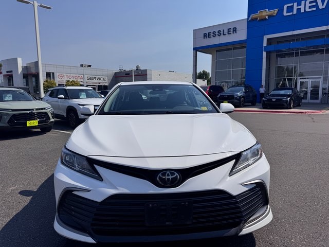 2022 Toyota Camry LE photo 2