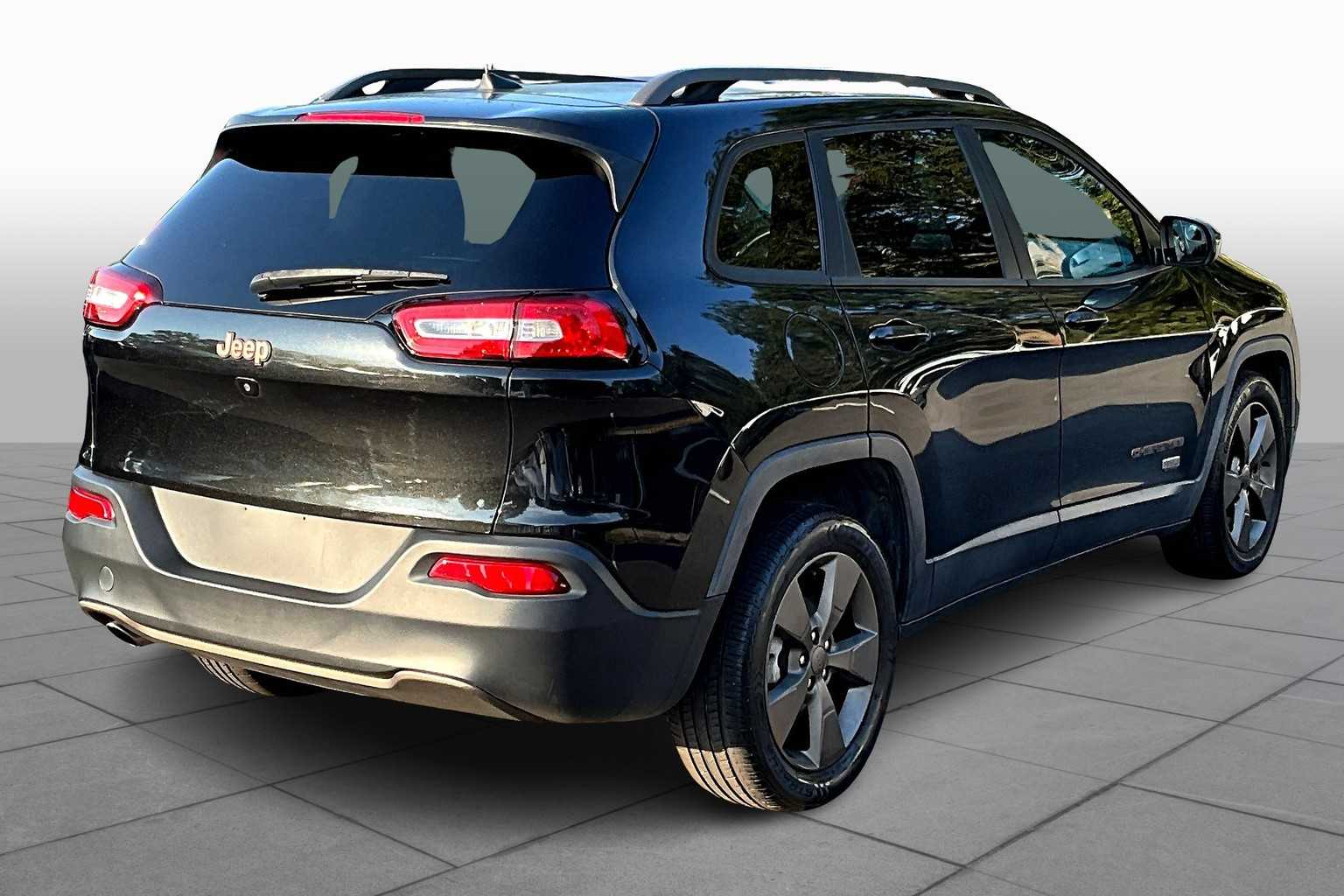 2016 Jeep Cherokee 80th Anniversary Edition photo 10