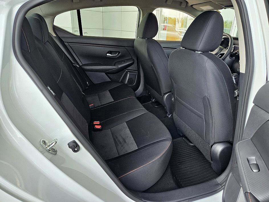 2025 Nissan Sentra SR photo 14