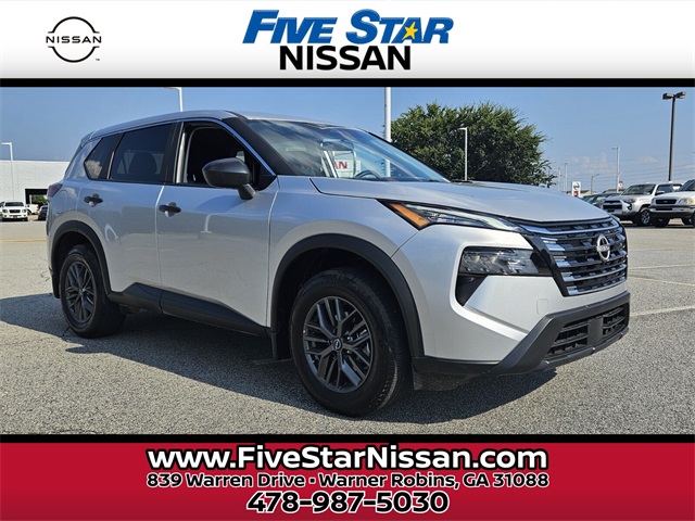 2025 Nissan Rogue S's photo