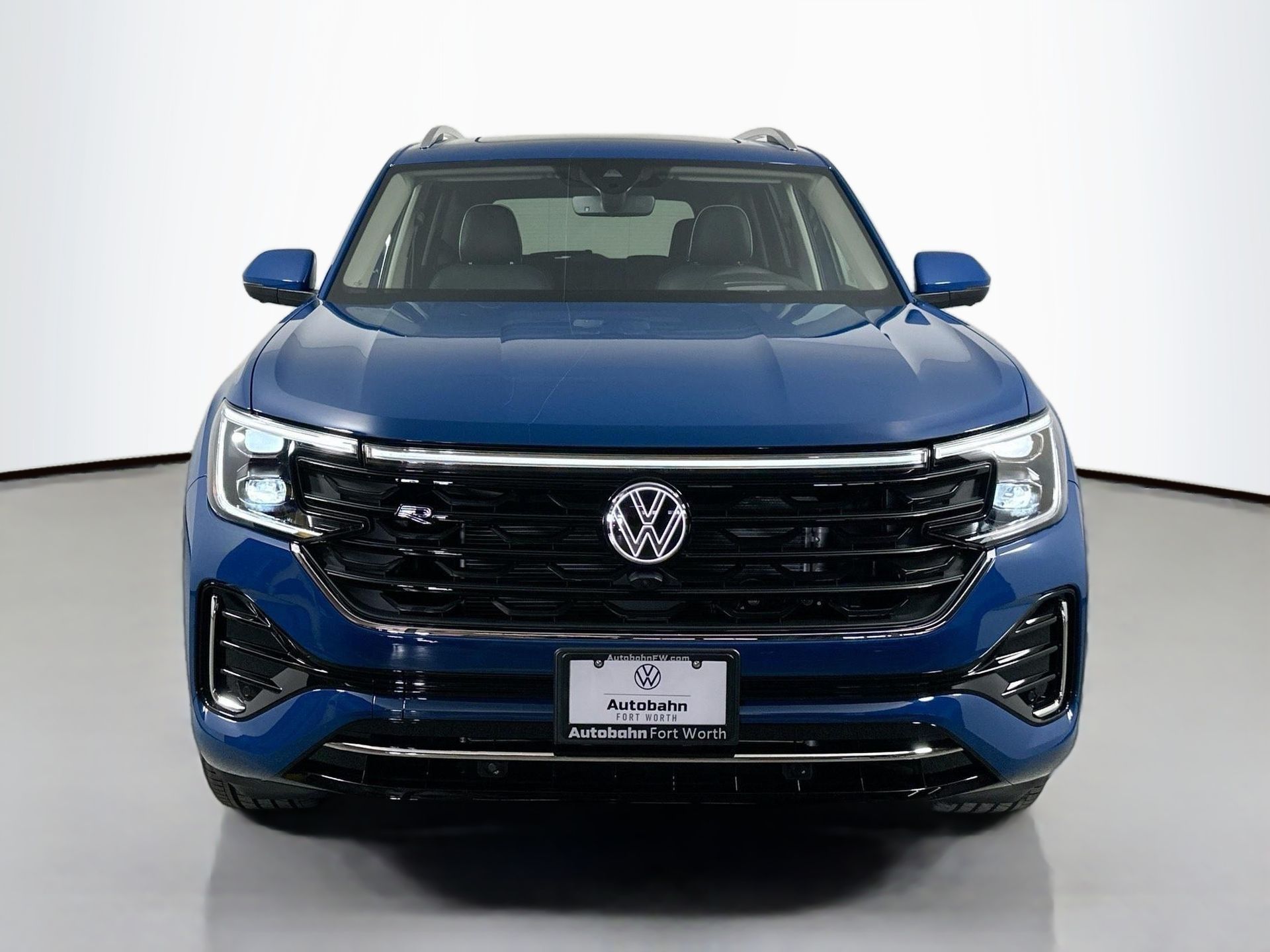 2025 Volkswagen Atlas SEL Premium R-Line photo 2