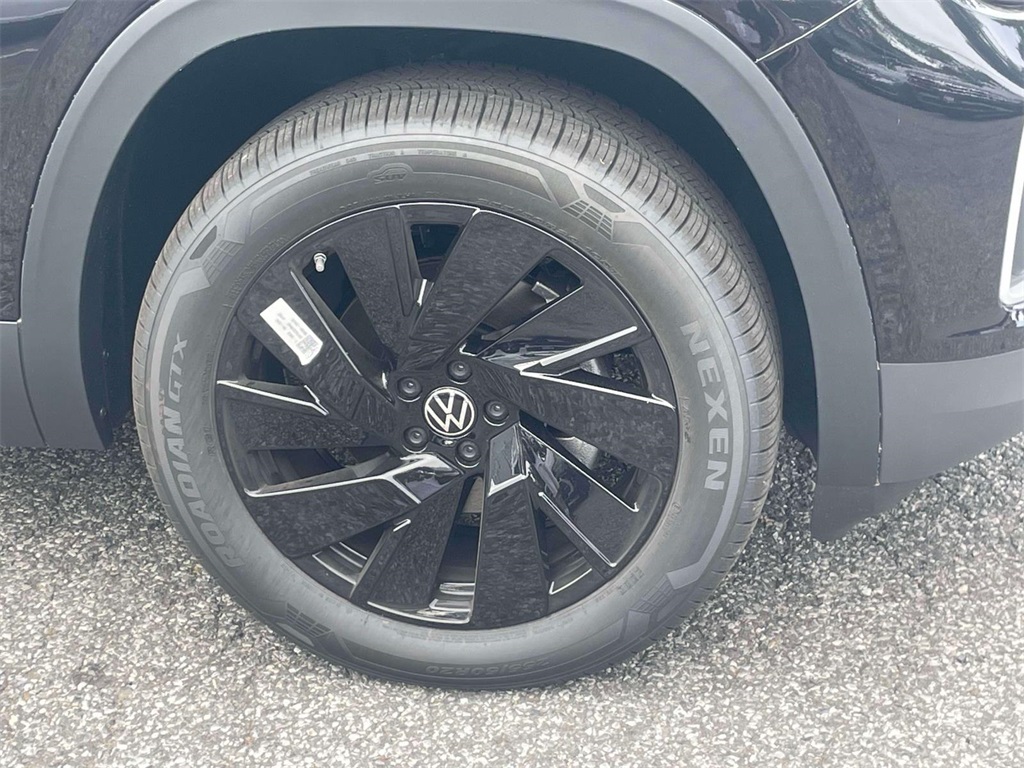 2025 Volkswagen Atlas SE Technology photo 4