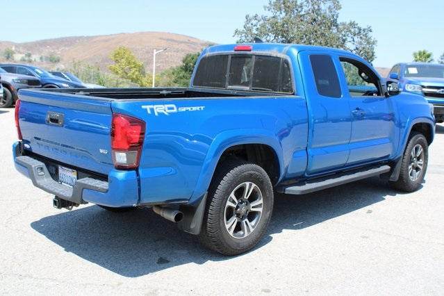 2018 Toyota Tacoma TRD Sport photo 4