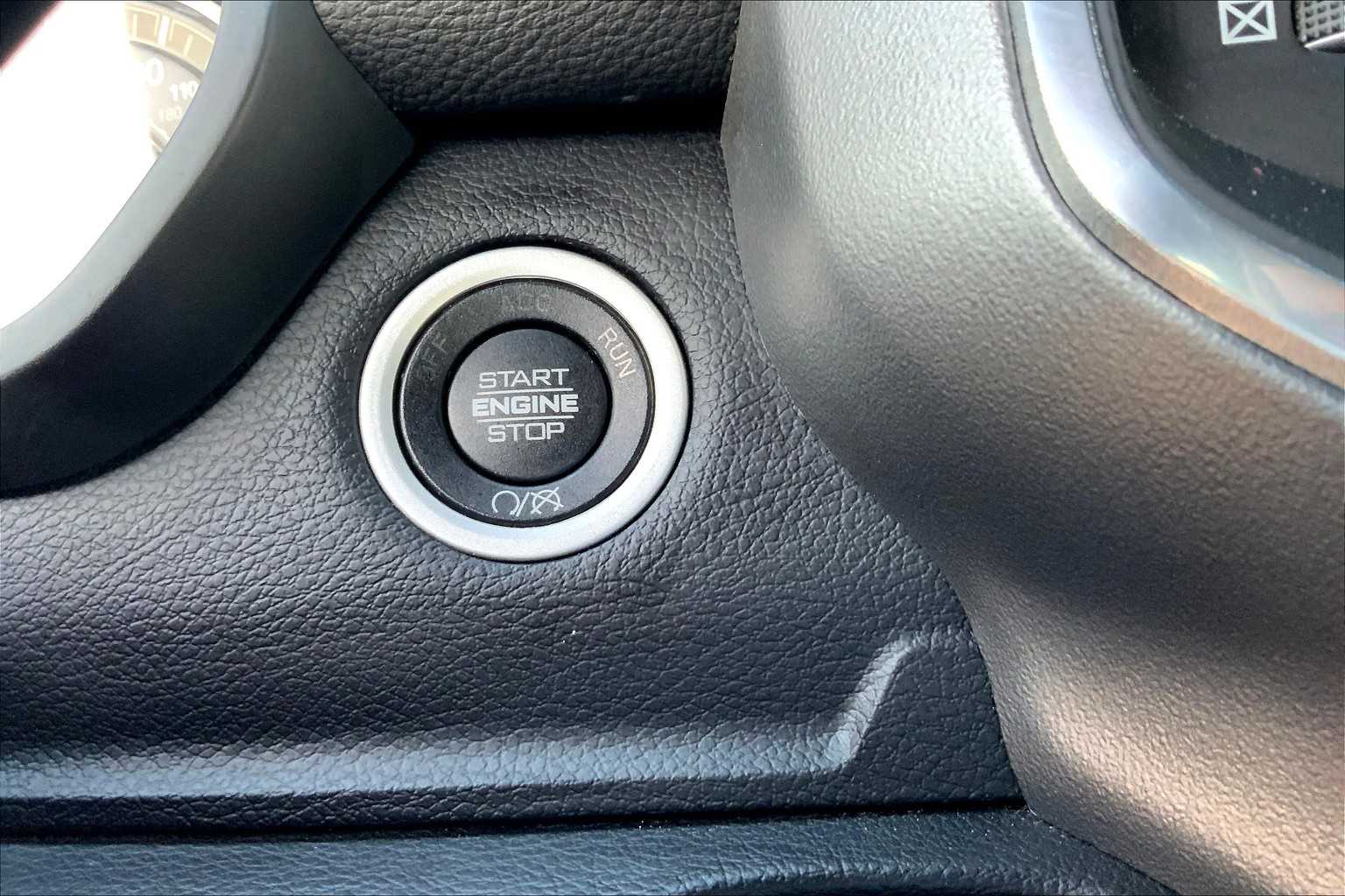 2024 Ram 3500 Laramie photo 33