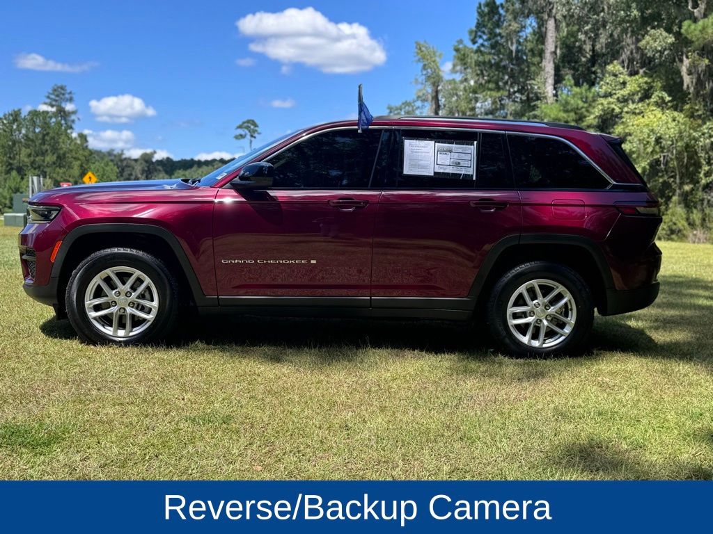 2023 Jeep Grand Cherokee Laredo photo 3
