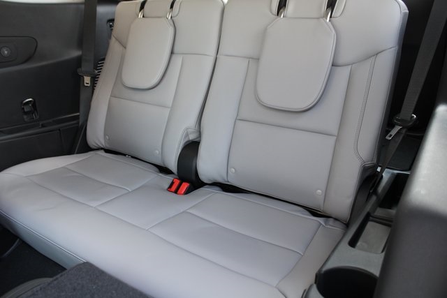 2025 Ford Explorer photo 5