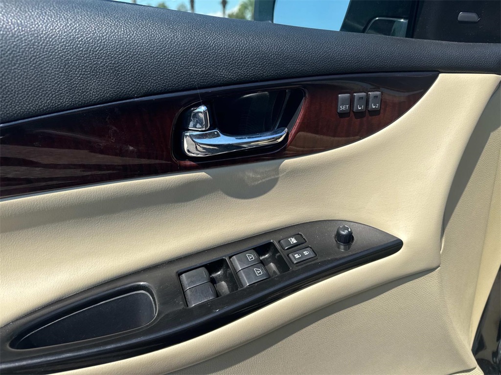 2017 Infiniti QX50 Base photo 20
