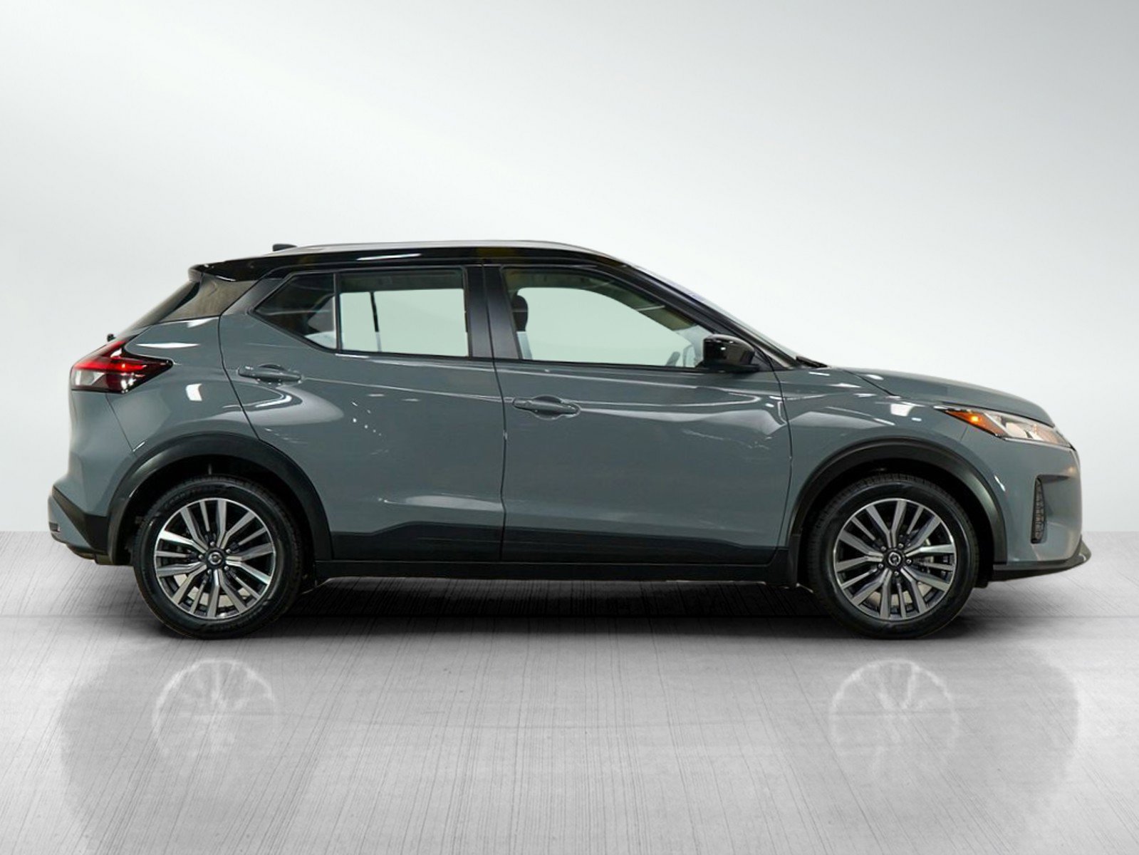 2021 Nissan Kicks SV photo 6