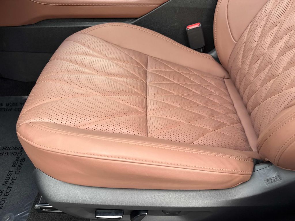 2025 Mitsubishi Outlander SEL photo 23