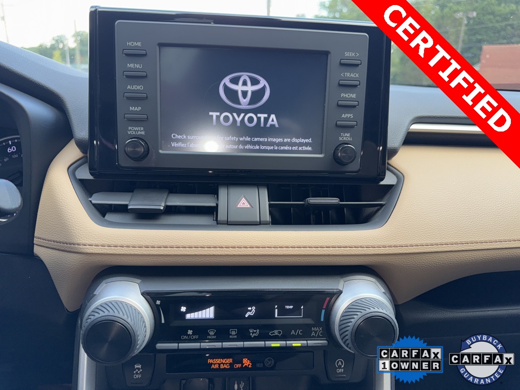 2019 Toyota RAV4 LE photo 12