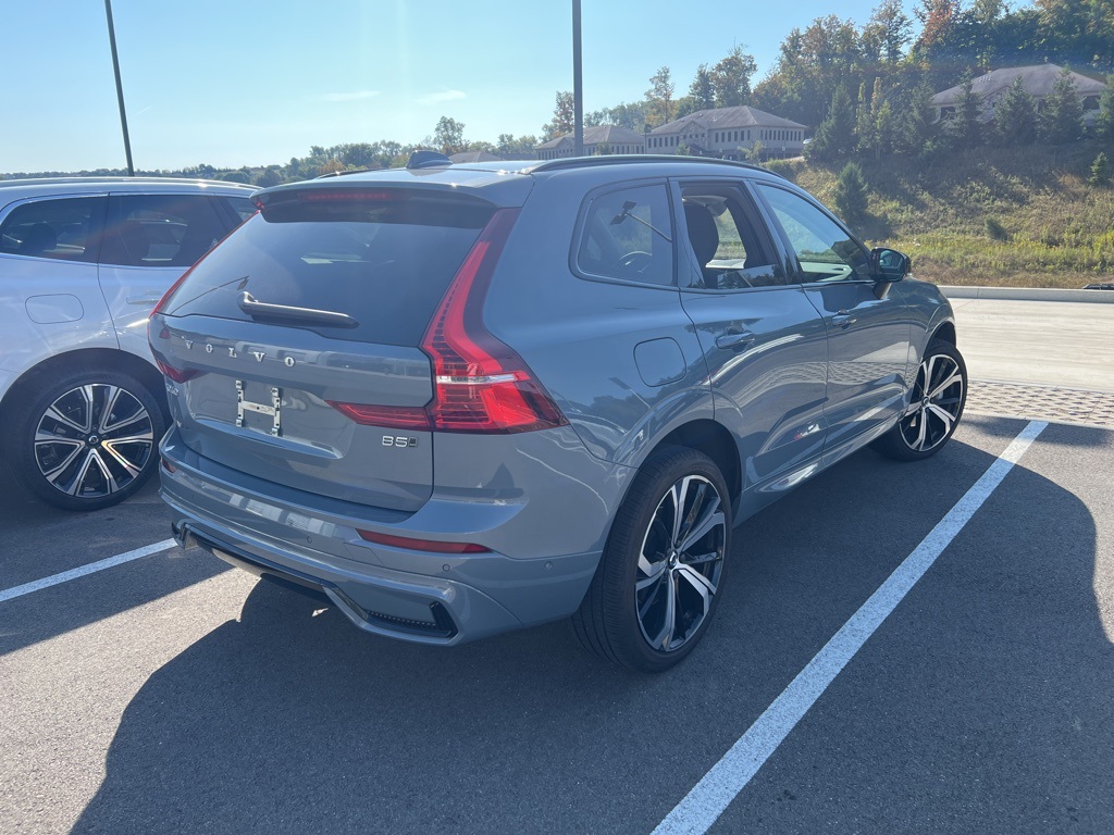 2023 Volvo XC60 B5 Ultimate photo 5