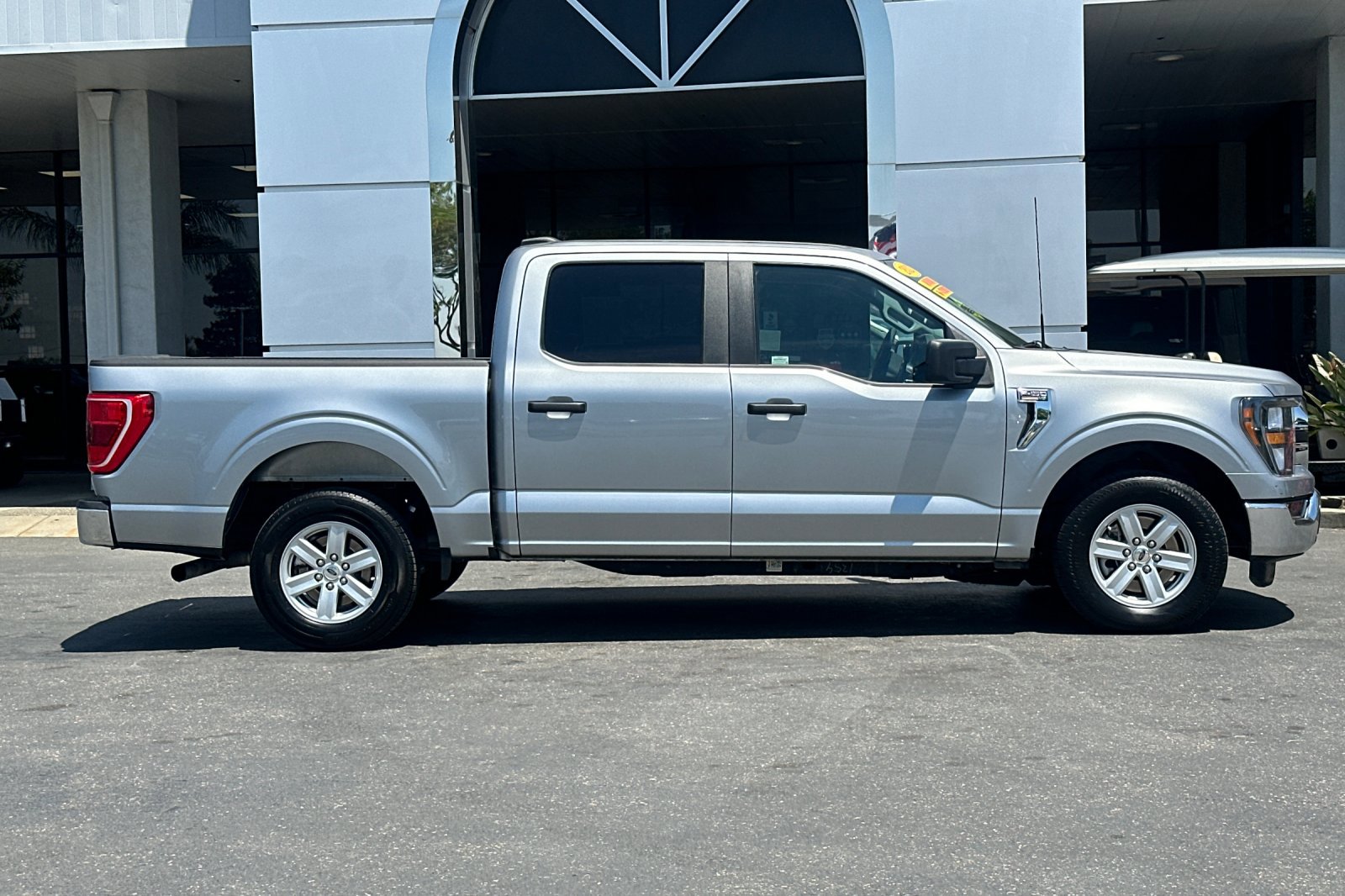 2023 Ford F-150 XLT photo 3