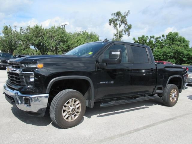2024 Chevrolet Silverado 2500HD LT photo 2