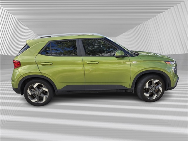 2022 Hyundai Venue SEL Limited photo 3