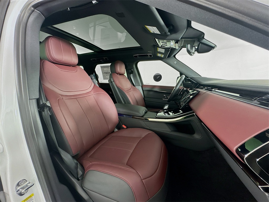 2025 Land Rover Range Rover Sport SE photo 24