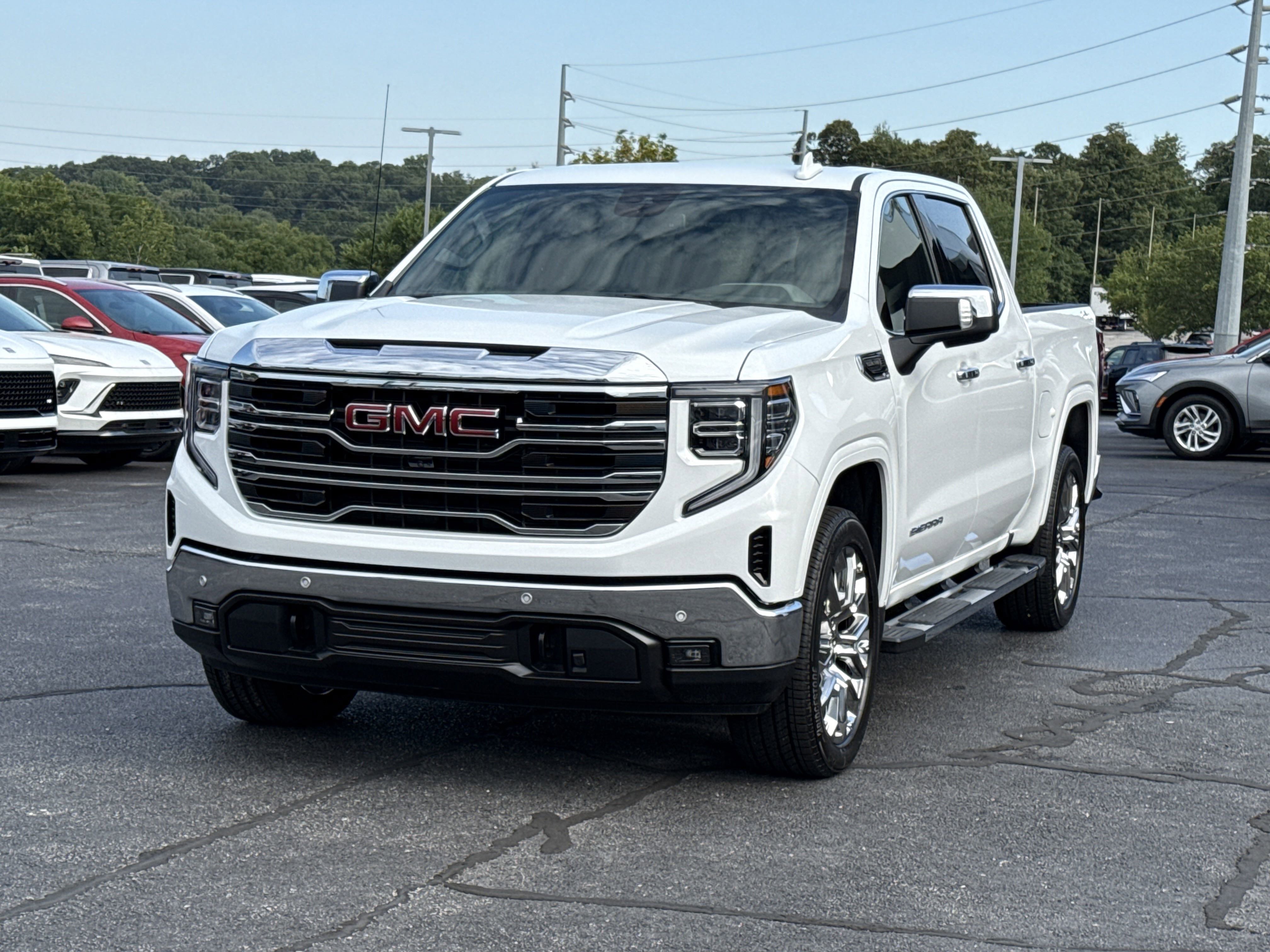 2025 Gmc Sierra SLT photo 12