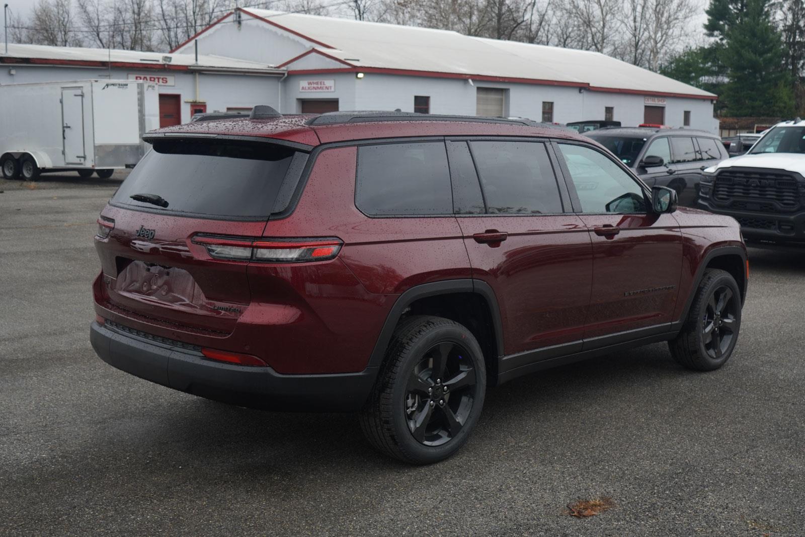 2025 Jeep Grand Cherokee Limited photo 4
