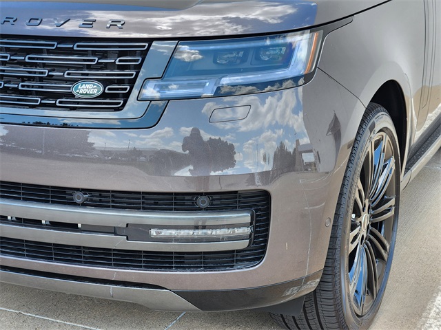 2025 Land Rover Range Rover SE photo 5