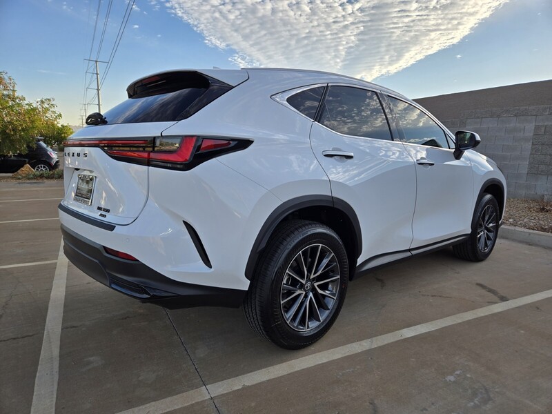 2026 Lexus NX 350 Premium photo 3