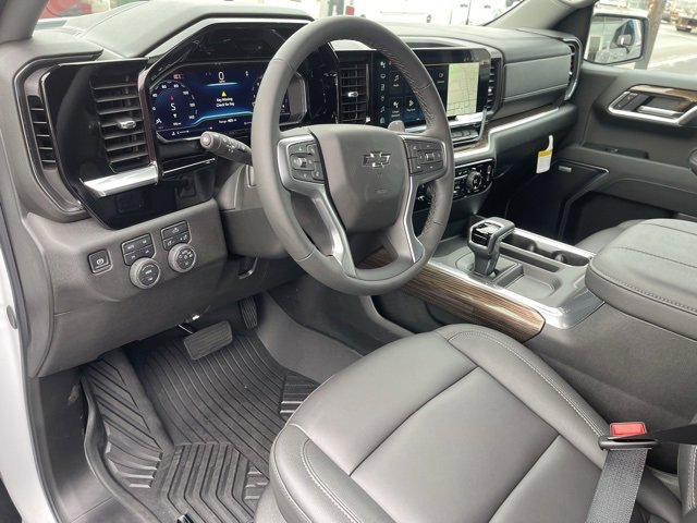 2025 Chevrolet Silverado 1500 RST photo 16