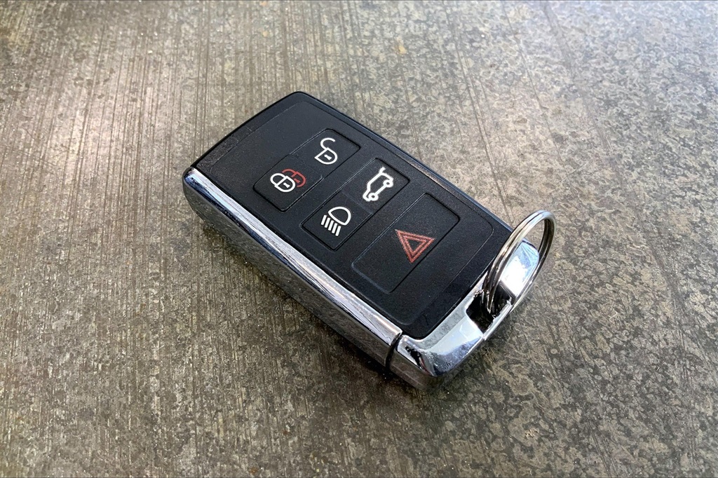 2024 Land Rover Range Rover Velar P400 Dynamic HSE photo 9