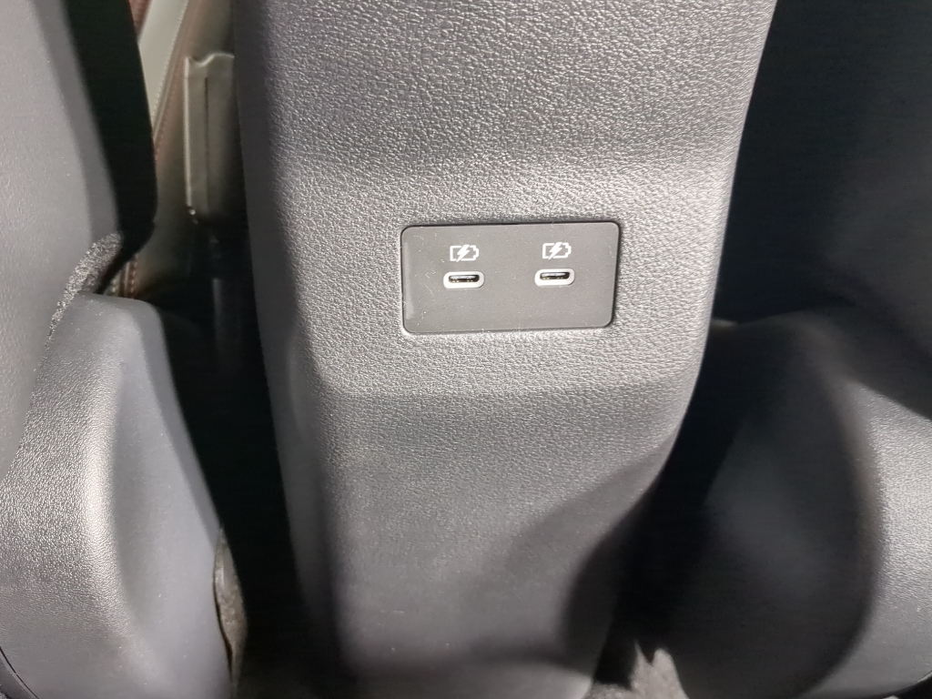 2025 Nissan Kicks SR photo 19