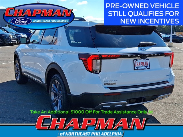 2025 Ford Explorer photo 2