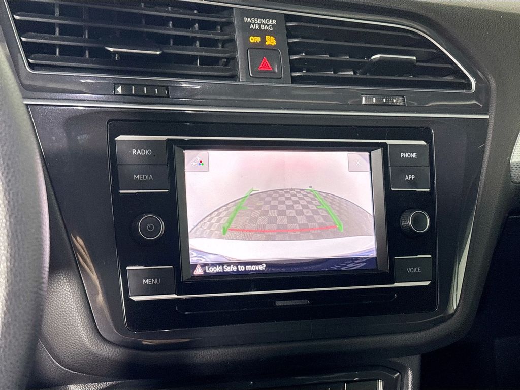 2022 Volkswagen Tiguan S photo 16