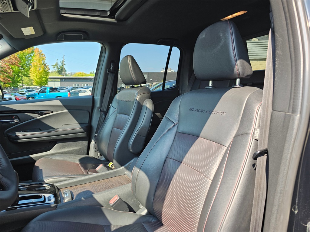 2017 Honda Ridgeline Black Edition photo 25