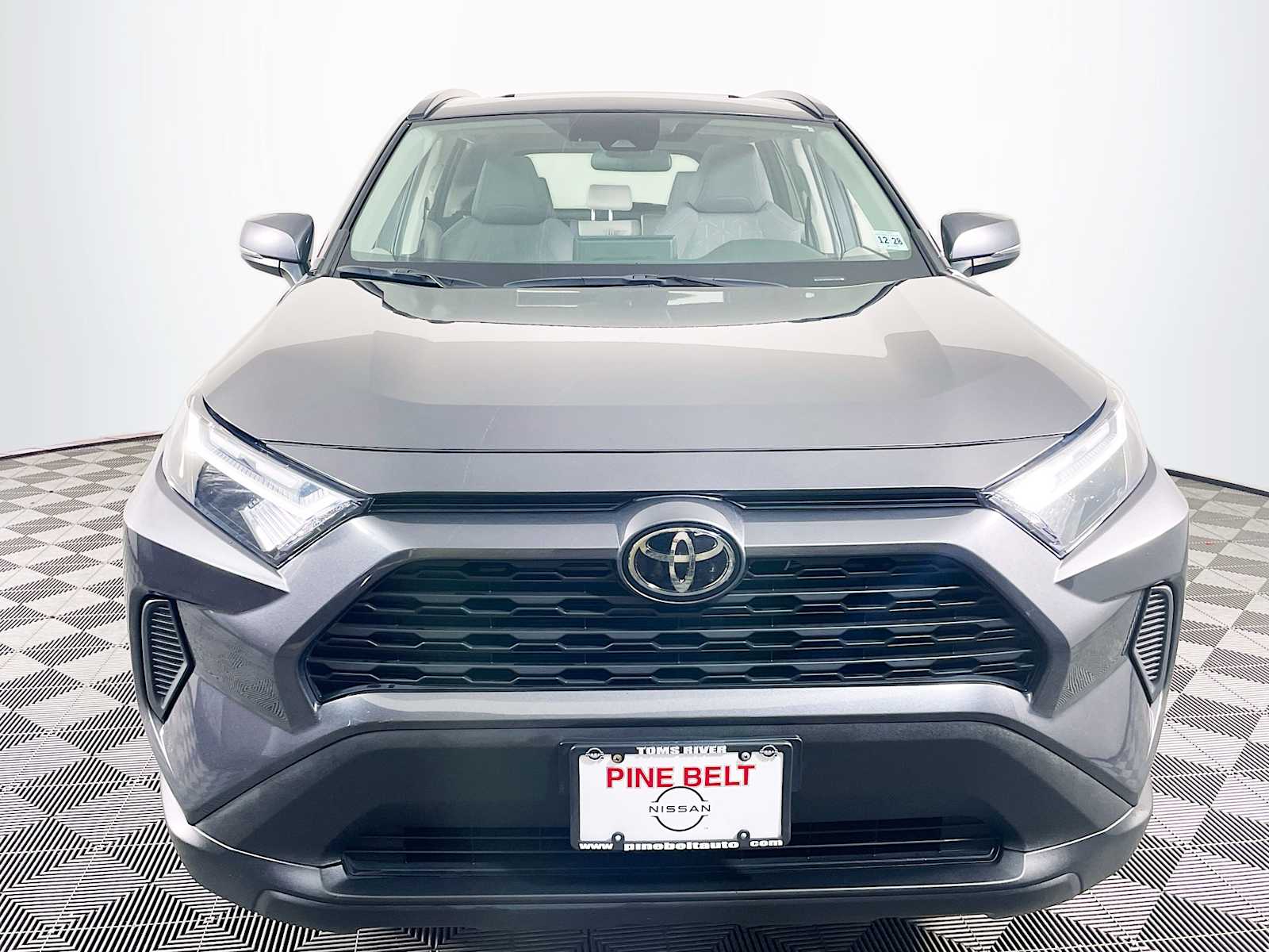 2024 Toyota RAV4 XLE photo 2